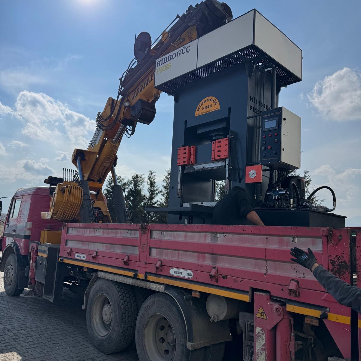 Mobil Vinç Kiralama (10 Ton - 100 Ton)